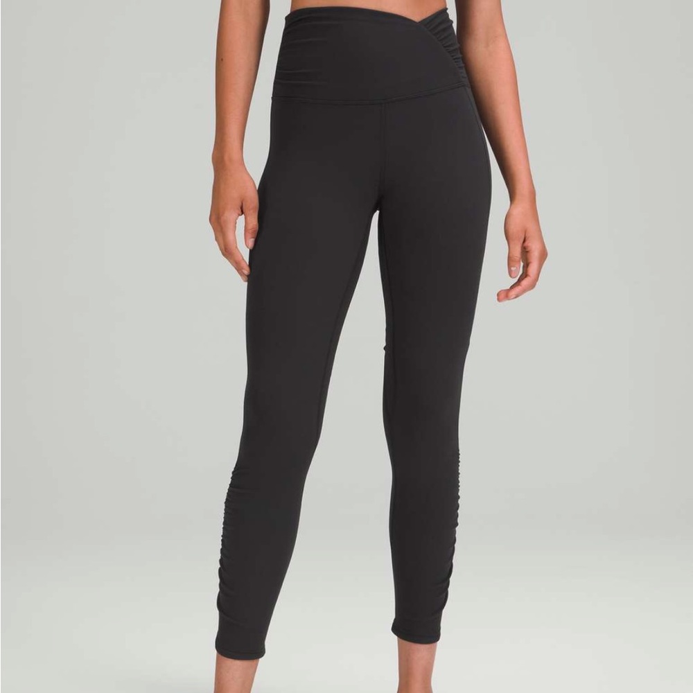 Lululemon Align leggings “V waist” navy blue size 6